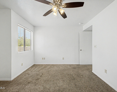 16033 N 25th Street - Photo Thumbnail 14