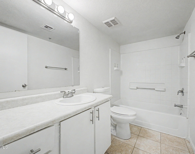 16033 N 25th Street - Photo Thumbnail 15