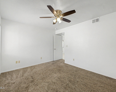 16033 N 25th Street - Photo Thumbnail 10