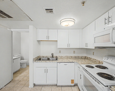 16033 N 25th Street - Photo Thumbnail 8