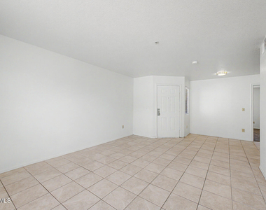 16033 N 25th Street - Photo Thumbnail 12