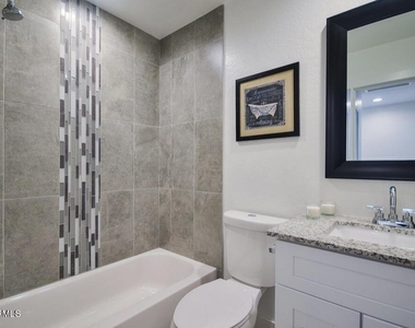 5820 S 12th Lane - Photo Thumbnail 7