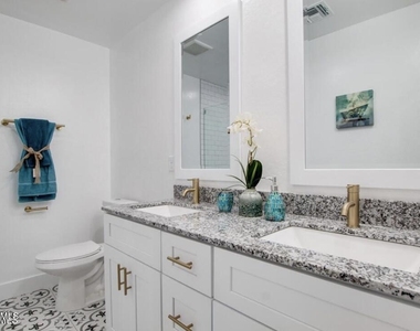 5820 S 12th Lane - Photo Thumbnail 4