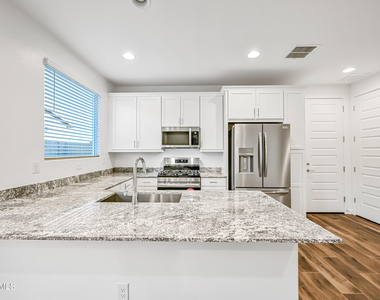 7574 W Jackrabbit Lane - Photo Thumbnail 35