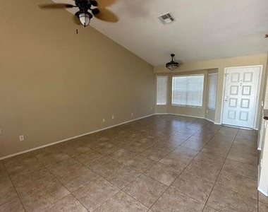 3411 W Monona Drive - Photo Thumbnail 4