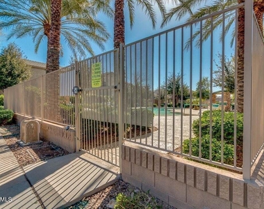 4334 E Carla Vista Drive - Photo Thumbnail 10