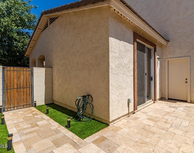 4334 E Carla Vista Drive - Photo Thumbnail 2