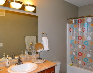 1295 N Ash Street - Photo Thumbnail 5