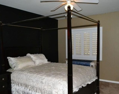 1295 N Ash Street - Photo Thumbnail 4