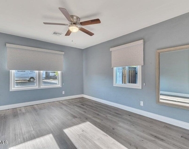 3240 N 26th Place - Photo Thumbnail 10