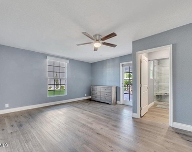 3240 N 26th Place - Photo Thumbnail 5