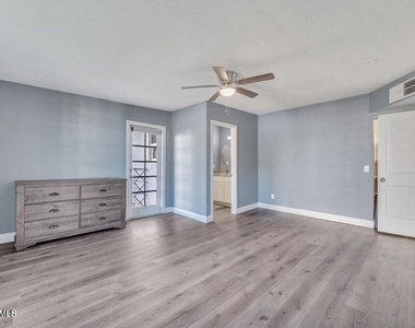 3240 N 26th Place - Photo Thumbnail 6