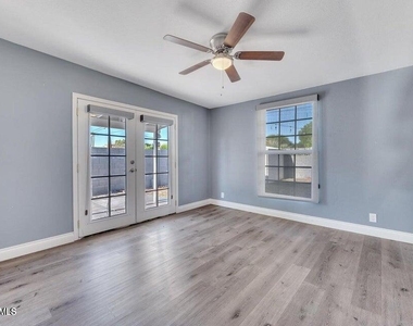 3240 N 26th Place - Photo Thumbnail 12