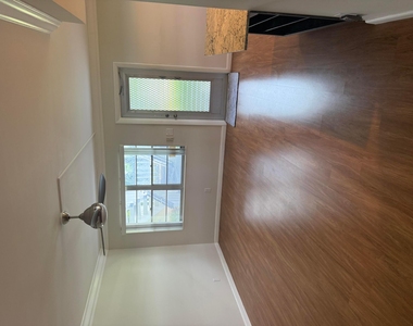 144 Windsor G - Photo Thumbnail 36