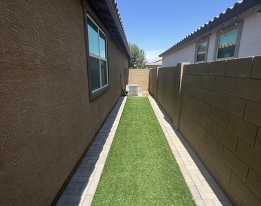 117 E Gemini Place - Photo Thumbnail 4