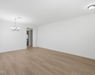39518 N White Tail Lane - Photo Thumbnail 5