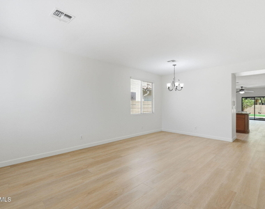 39518 N White Tail Lane - Photo Thumbnail 4