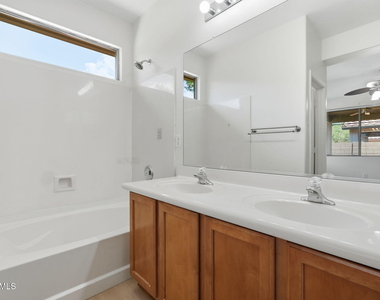 39518 N White Tail Lane - Photo Thumbnail 20