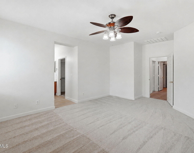 39518 N White Tail Lane - Photo Thumbnail 17