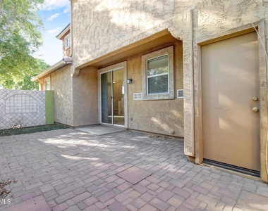 1 N 88th Drive - Photo Thumbnail 5
