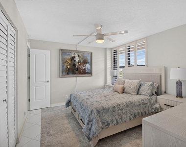 13 Royal Palm Way - Photo Thumbnail 20