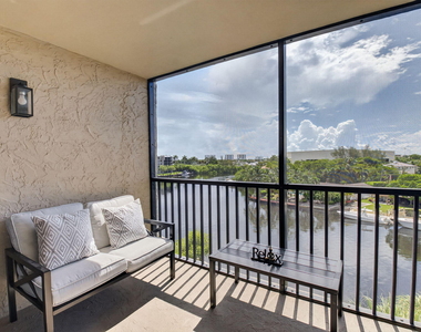 13 Royal Palm Way - Photo Thumbnail 8