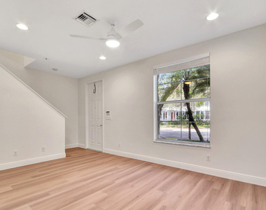 4313 Parkside Drive - Photo Thumbnail 11