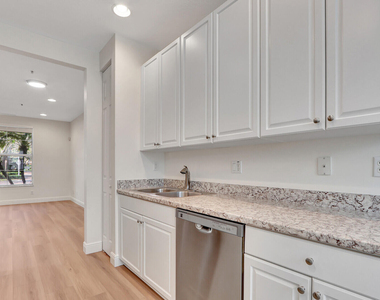 4313 Parkside Drive - Photo Thumbnail 18
