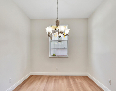 4313 Parkside Drive - Photo Thumbnail 3