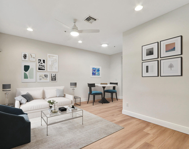 4313 Parkside Drive - Photo Thumbnail 6