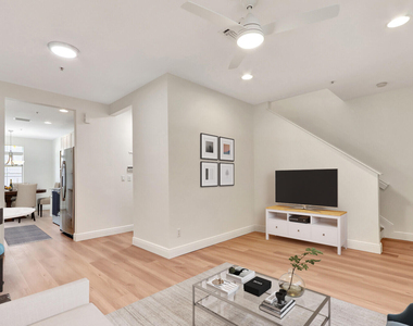 4313 Parkside Drive - Photo Thumbnail 7