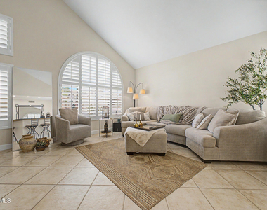 5431 W Folley Street - Photo Thumbnail 2
