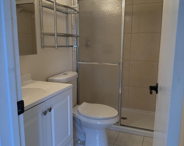102 Lake Pine Circle - Photo Thumbnail 7