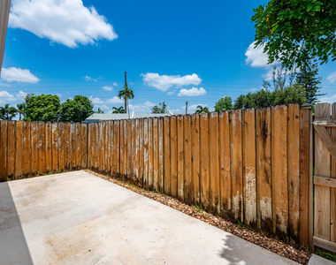 9279 Nw 17th Court - Photo Thumbnail 27