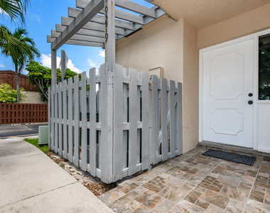 9279 Nw 17th Court - Photo Thumbnail 1