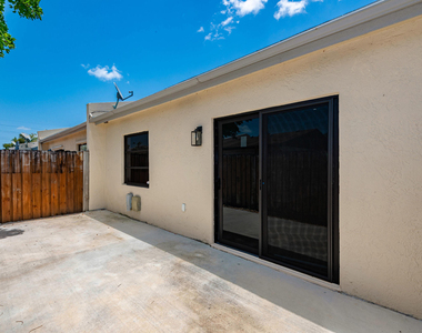 9279 Nw 17th Court - Photo Thumbnail 28
