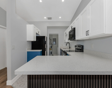 9279 Nw 17th Court - Photo Thumbnail 9