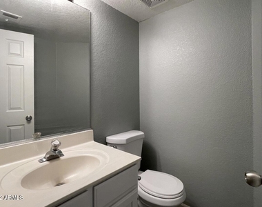 1124 E Rose Lane - Photo Thumbnail 14