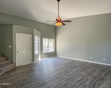 1124 E Rose Lane - Photo Thumbnail 1