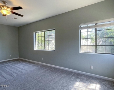 1124 E Rose Lane - Photo Thumbnail 24