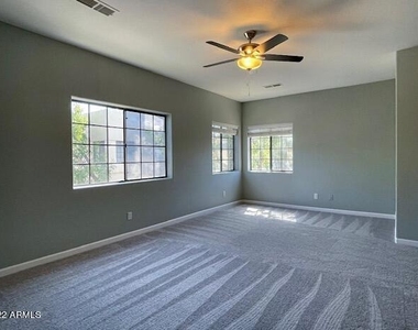 1124 E Rose Lane - Photo Thumbnail 21