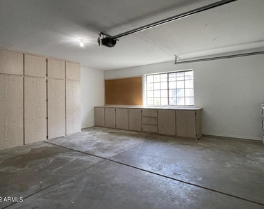 1124 E Rose Lane - Photo Thumbnail 38