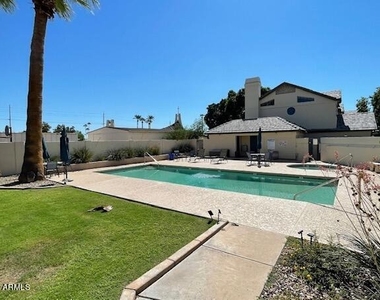 1124 E Rose Lane - Photo Thumbnail 37
