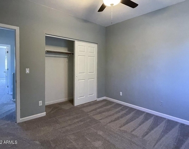 1124 E Rose Lane - Photo Thumbnail 26