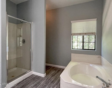 1124 E Rose Lane - Photo Thumbnail 17