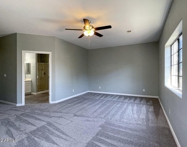 1124 E Rose Lane - Photo Thumbnail 23