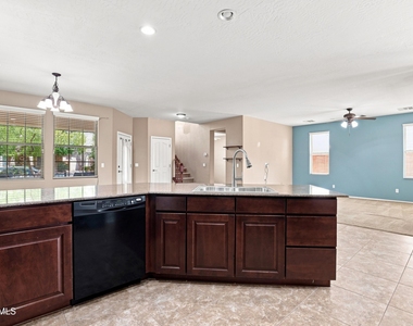 3289 E Ivanhoe Street - Photo Thumbnail 13
