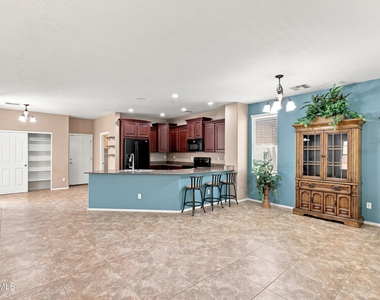 3289 E Ivanhoe Street - Photo Thumbnail 4