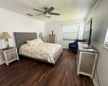 3007 Sw 21st Terrace - Photo Thumbnail 13