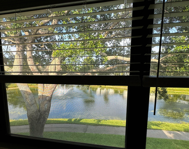 3007 Sw 21st Terrace - Photo Thumbnail 3